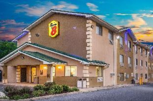 Super 8 by Wyndham Harrisonburg image 6