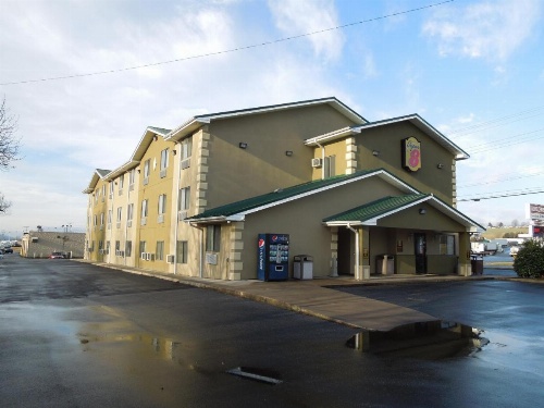 Super 8 by Wyndham Harrisonburg image 12